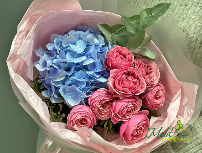 Bouquet with Blue Hydrangea and Peony-style Roses photo